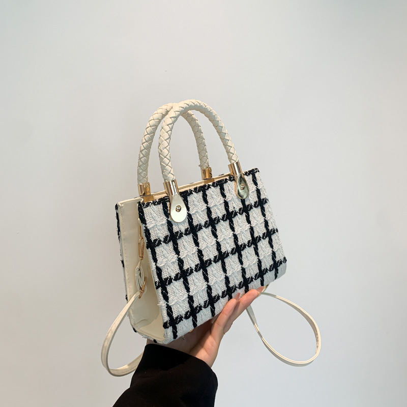 LÉMORIA – Tweed Handbag with Gold Handles