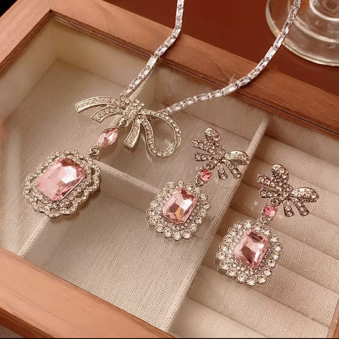 LÉMORIA - Bow charm