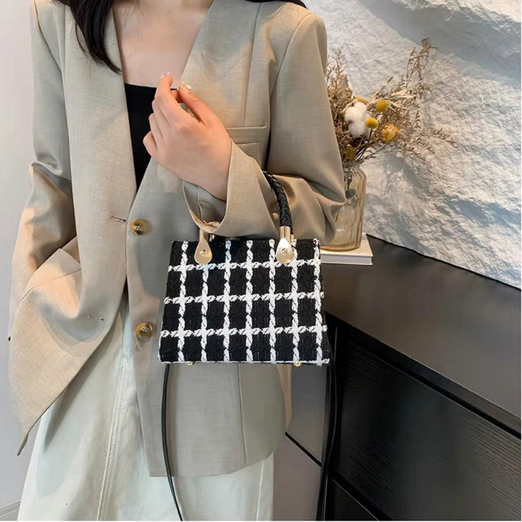 LÉMORIA – Tweed Handbag with Gold Handles