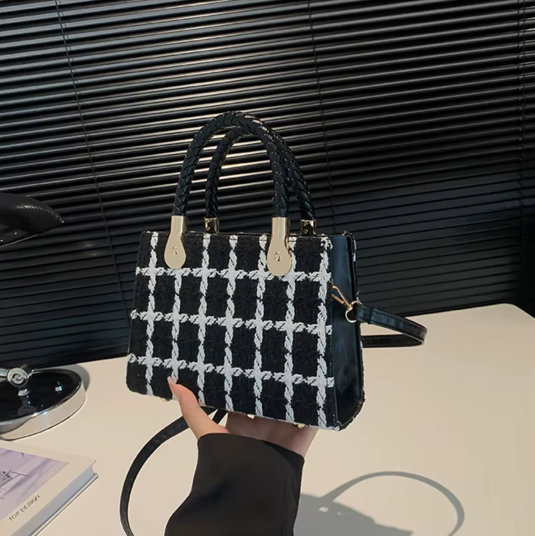 LÉMORIA – Tweed Handbag with Gold Handles